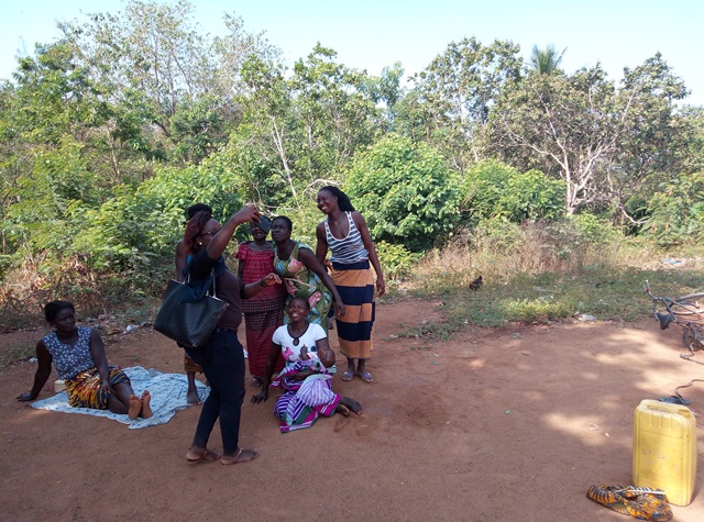 femmes du village